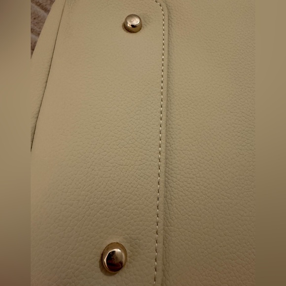 Mina Baie Emmy Full in CREMA - Picture 7 of 8